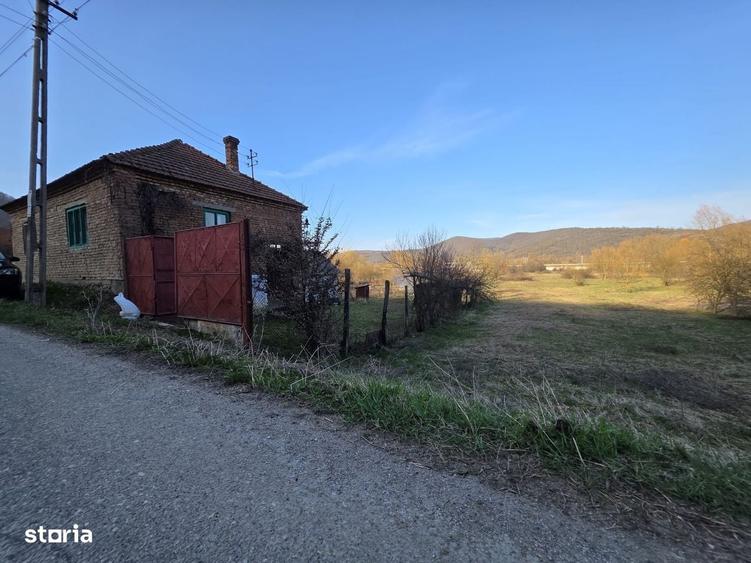 Casă cu 4 camere cu Teren 1887 Mp în Tisa