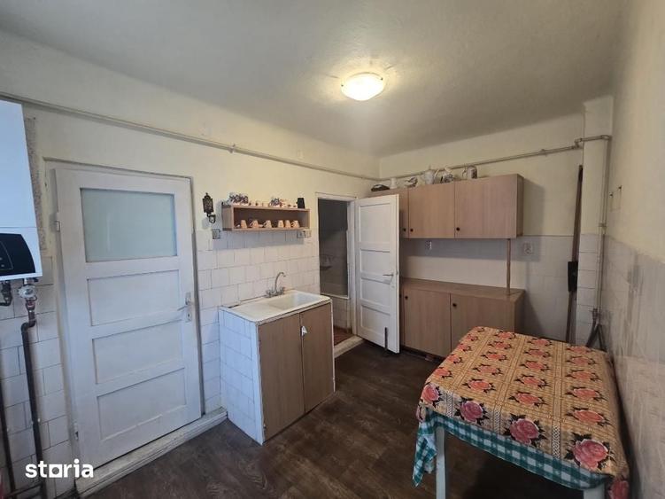 Casă cu 2 camere cu Teren 1275 Mp în Central