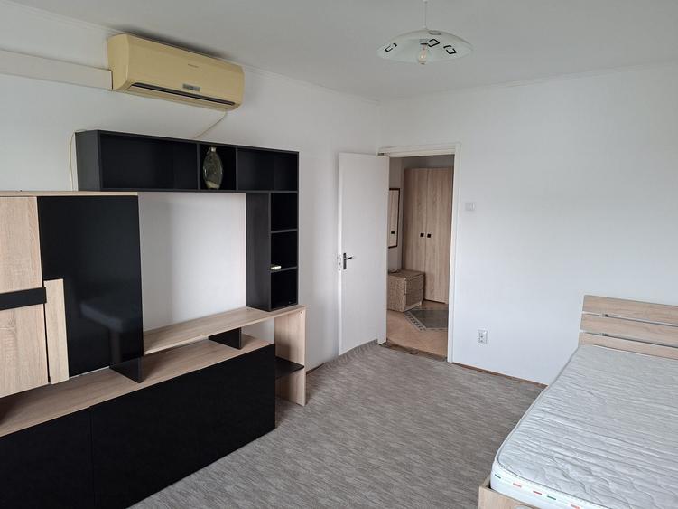 Apartament cu 2 camere decomandat în Rogerius
