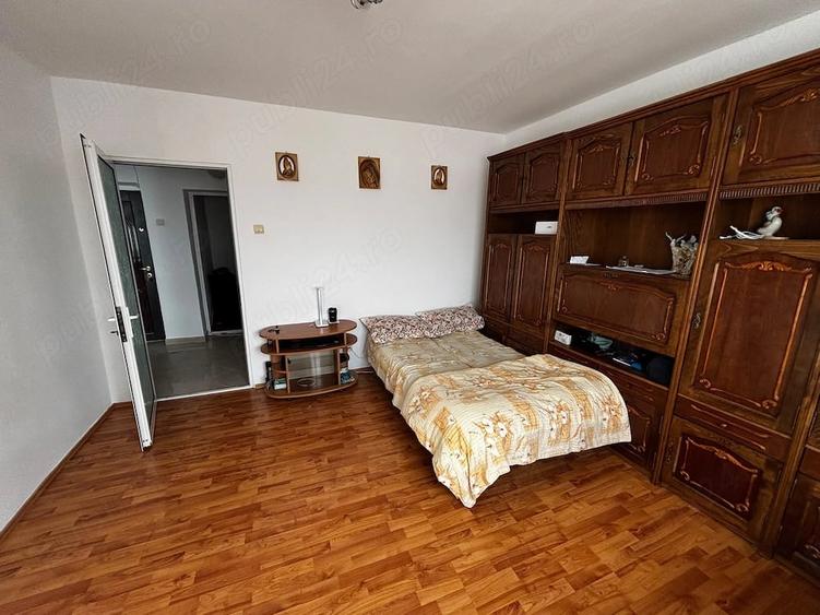 Garsonieră decomandată în Central