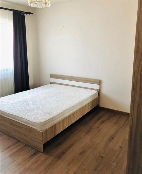 Apartament cu 4 camere semidecomandat, mobilat în Europa