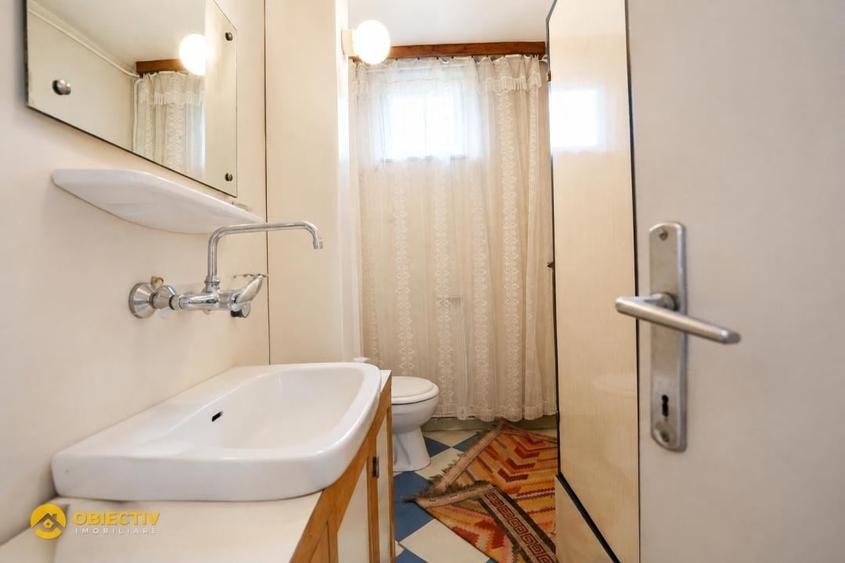 Apartament cu 3 camere decomandat în Dărmănești