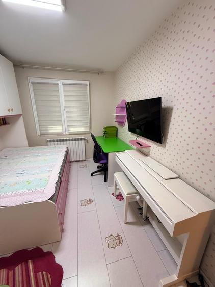 Apartament cu 4 camere decomandat în Crângași