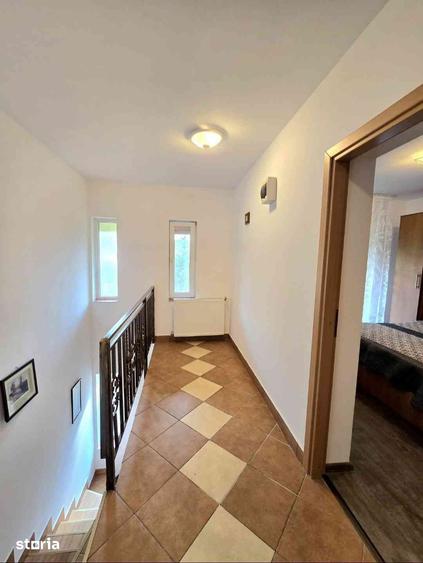 Casă cu 5 camere cu Teren 320 Mp în Vlădești