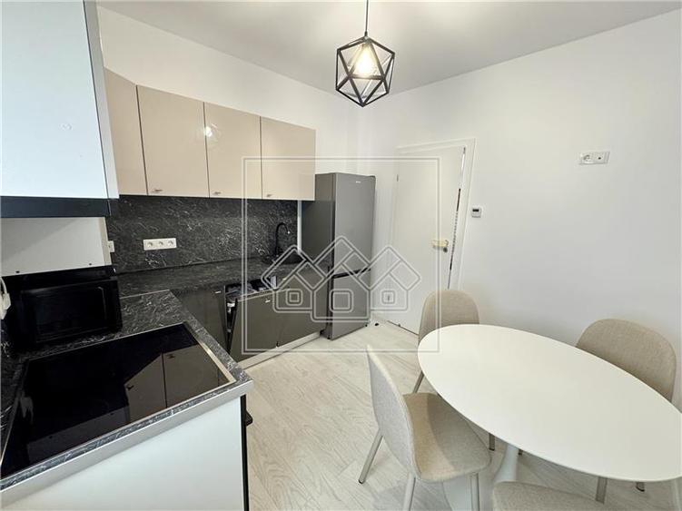 Apartament 2 camere, prima inchiriere, decomandat - 12