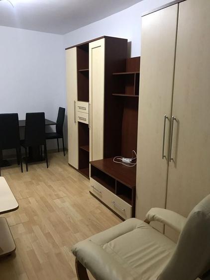 Apartament cu 2 camere decomandat în Tei