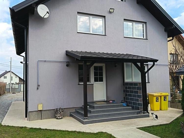 Casă individuală cu 3 camere cu Teren 1800 Mp în Ipotești