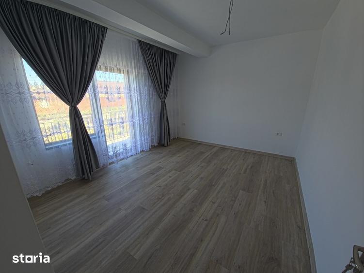 Casă cu 4 camere cu Teren 162 Mp în Central