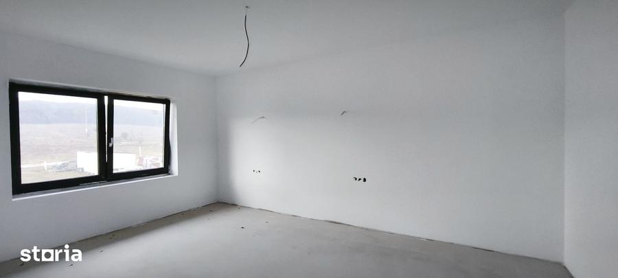 Casă cu 5 camere cu Teren 507 Mp în Corunca