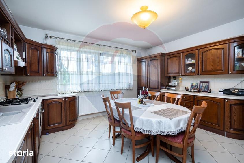 Casă cu Teren 1000 Mp în Dămăroaia