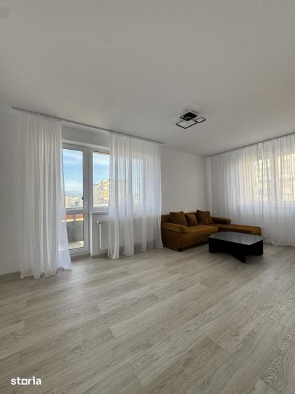 Apartament cu 3 camere în Tractorul