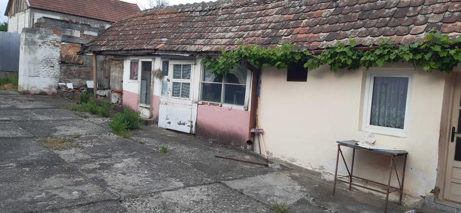 Casă cu 2 camere în Central