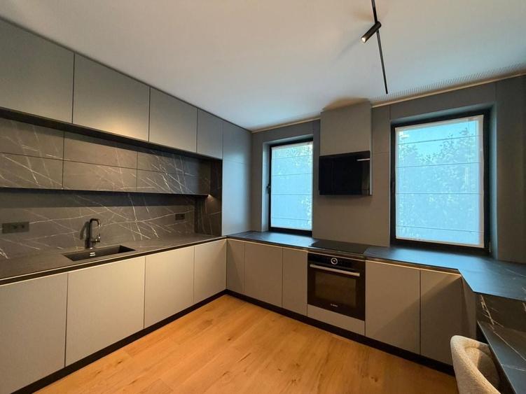 Apartament cu 3 camere decomandat, mobilat în Herăstrău