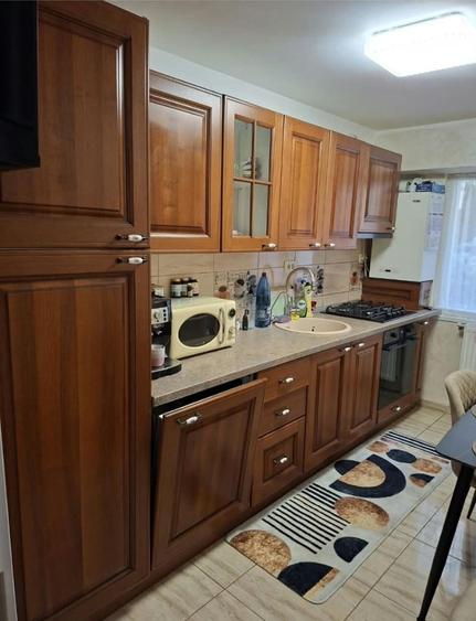 Apartament cu 3 camere decomandat în Lehnești