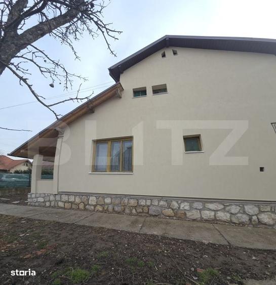 Casă cu 4 camere cu Teren 1500 Mp în Central