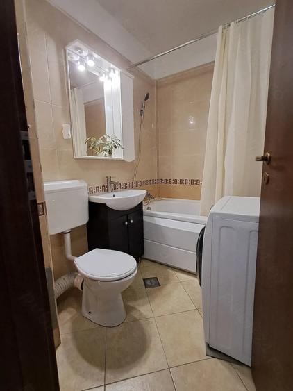 Apartament cu 2 camere decomandat în Apărătorii Patriei