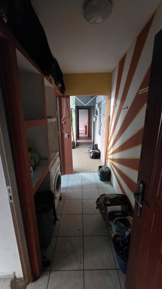 Apartament cu 3 camere semidecomandat în Km 5