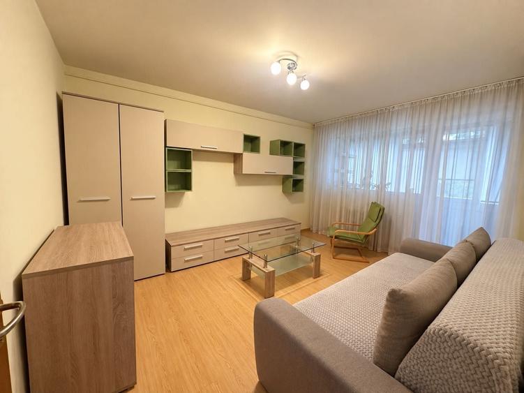 Apartament cu 2 camere decomandat în Drumul Taberei