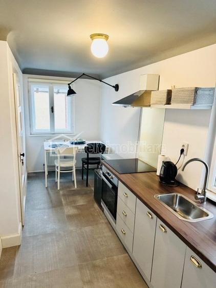 Apartament cu 3 camere decomandat în Central