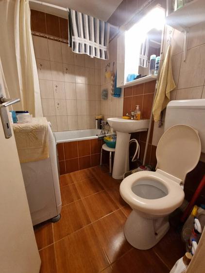 Apartament cu 2 camere semidecomandat în Baba Novac
