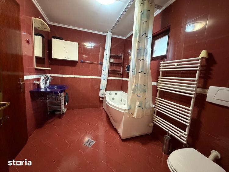 Casă cu 7 camere cu Teren 967 Mp în Nord
