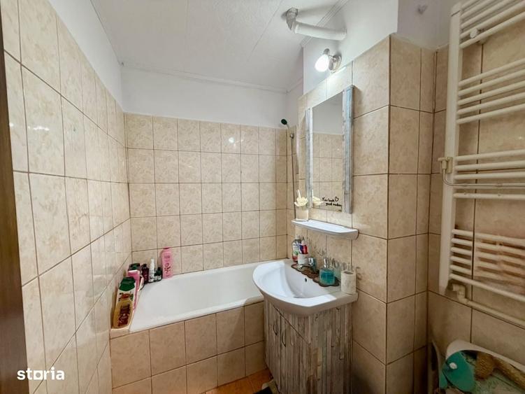 Apartament cu 2 camere decomandat în Craiovița Nouă