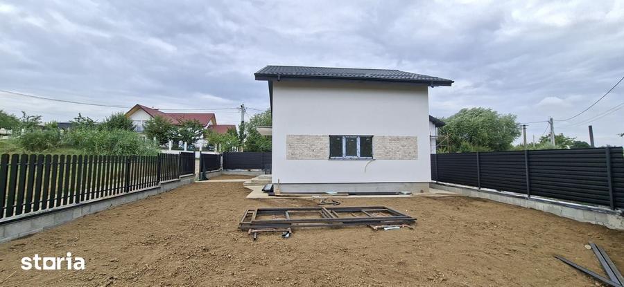 Casă cu 4 camere cu Teren 300 Mp în Holboca