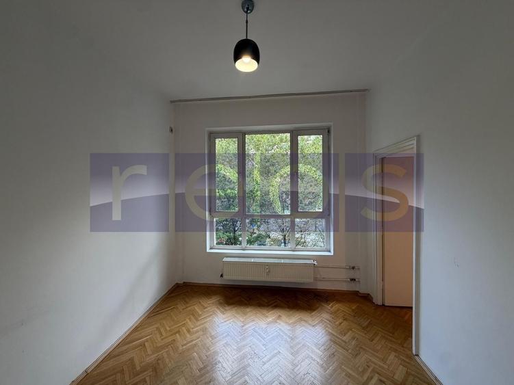 Apartament cu 3 camere decomandat în Magheru