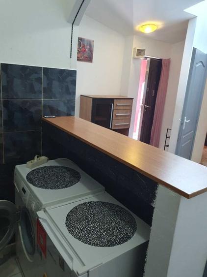 Apartament cu 2 camere semidecomandat în Dâmbovița