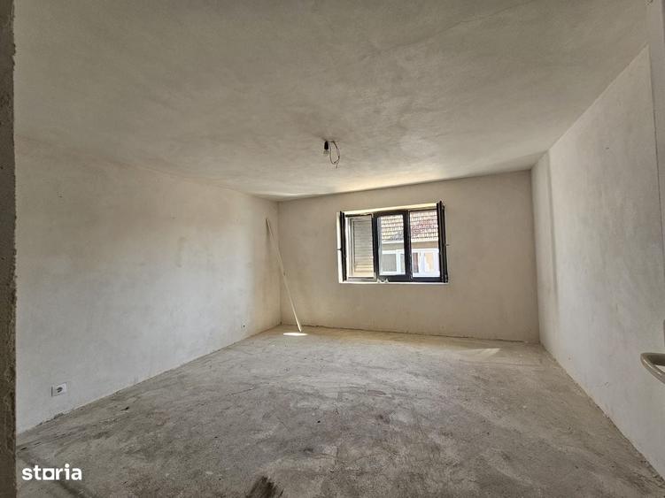 Casă cu 4 camere în Bobâlna