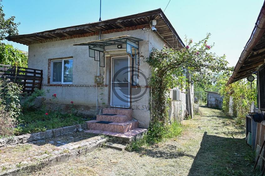 Casă individuală cu 2 camere cu Canalizare în Coada Izvorului