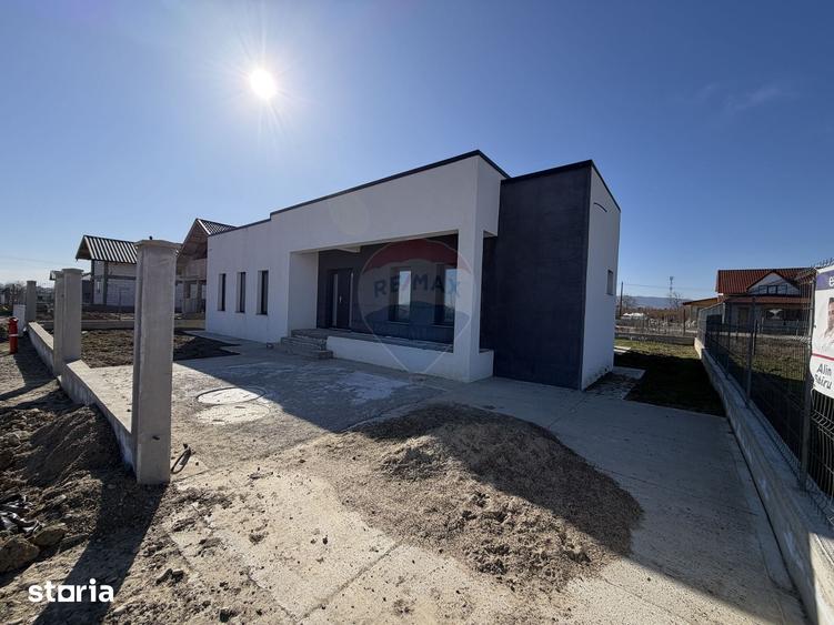 Casă cu 4 camere cu Teren 470 Mp în Câmpineanca