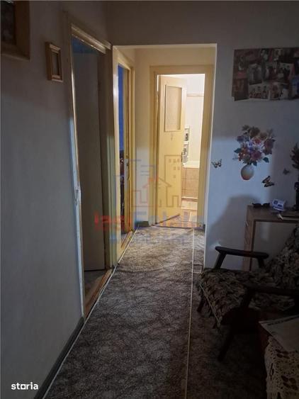 Apartament cu 3 camere decomandat în Gară