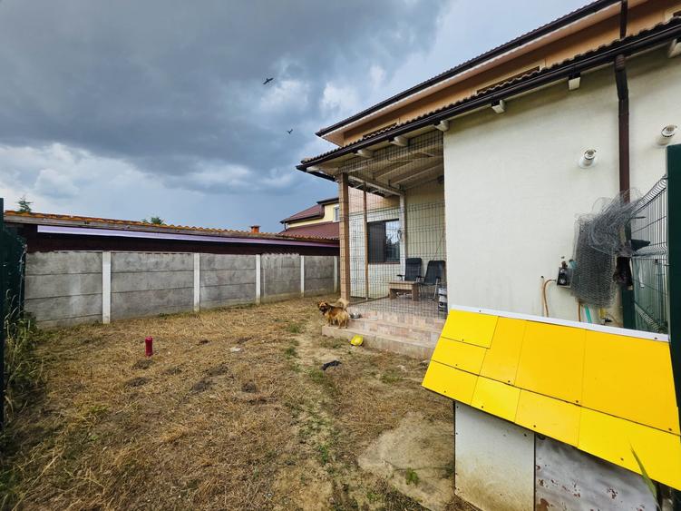 Duplex cu 4 camere cu Teren 263 Mp în Utvin