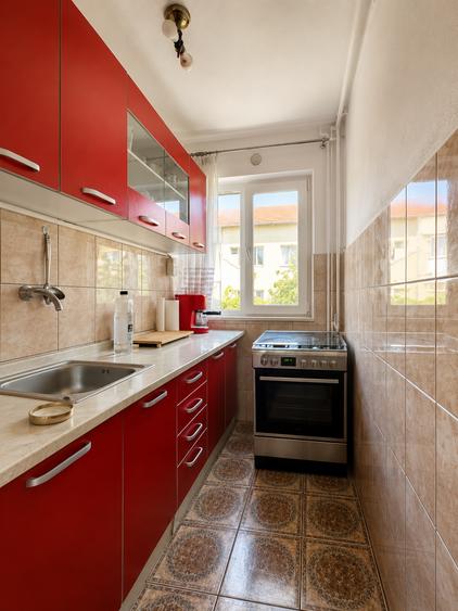Apartament cu 2 camere semidecomandat în Girocului