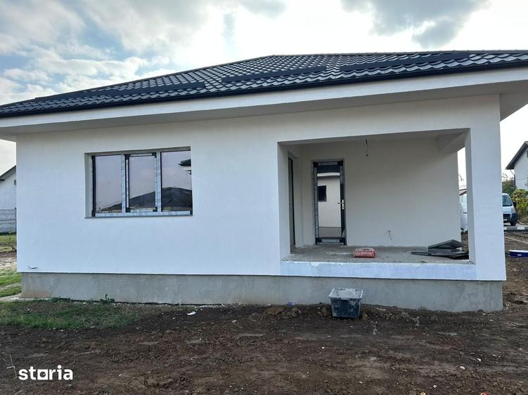 Casă cu Teren 100 Mp în Domnești