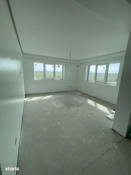Casă cu 7 camere cu Teren 750 Mp în Central
