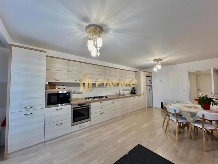 Casă cu 4 camere cu Teren 1400 Mp în Mihoveni