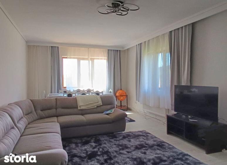 Casă cu 5 camere cu Teren 6381 Mp în Bârnova