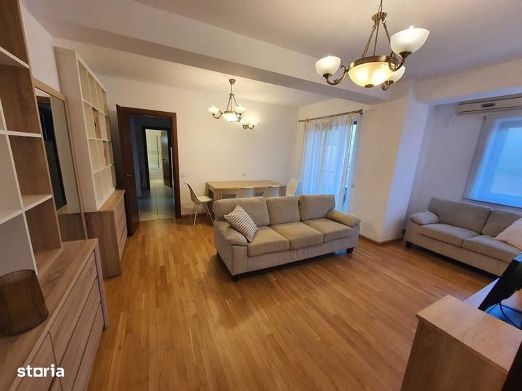 Apartament cu 3 camere semidecomandat în Calea Călărașilor