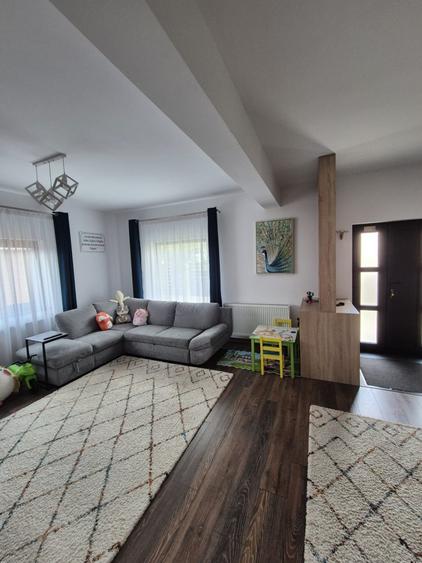 Casă individuală cu 4 camere MOBILATĂ ȘI UTILATĂ - 1