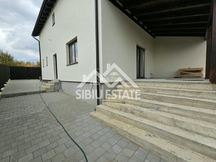 Casa Sibiu Calea Cisnadiei 4 camere, 2 bai, terasa NOU