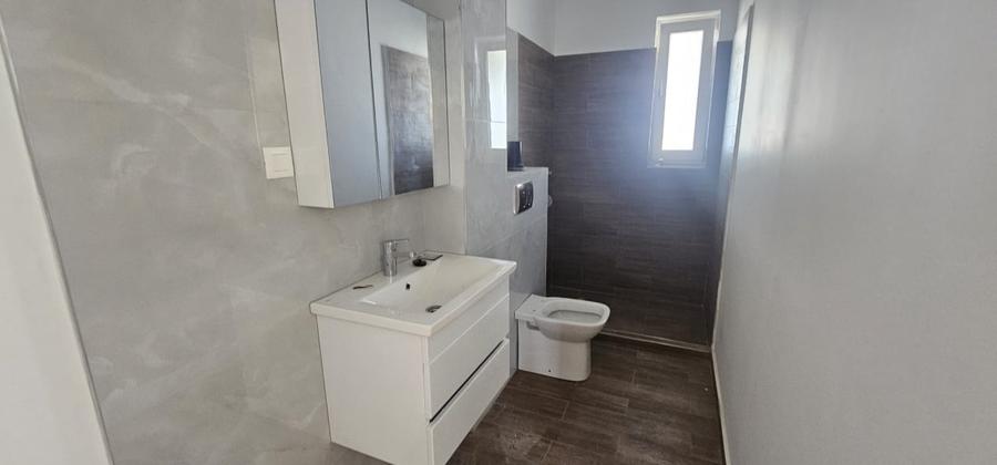 Casă individuală cu 4 camere cu Canalizare în Vidra