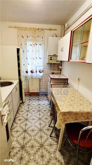 Apartament cu 2 camere nedecomandat în Podu Roș
