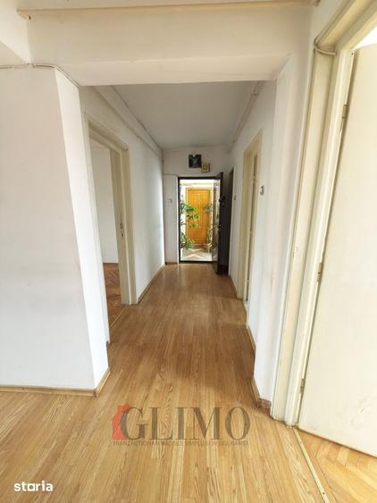 Apartament cu 3 camere decomandat în Mazepa 1