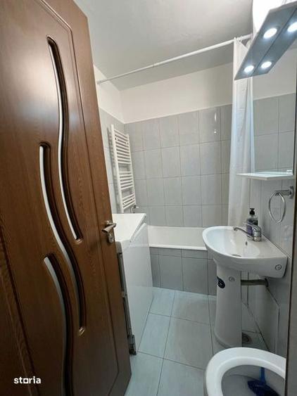 Garsonieră decomandată în Central