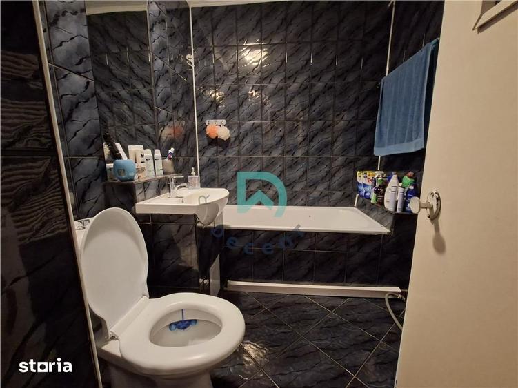 Apartament cu 3 camere decomandat în Astra