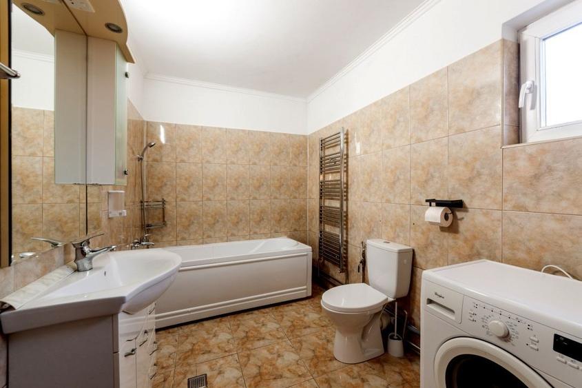 Casă individuală cu 4 camere cu Canalizare în Trivale
