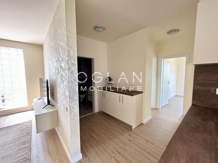 Apartament cu 3 camere semidecomandat, mobilat în Turnișor