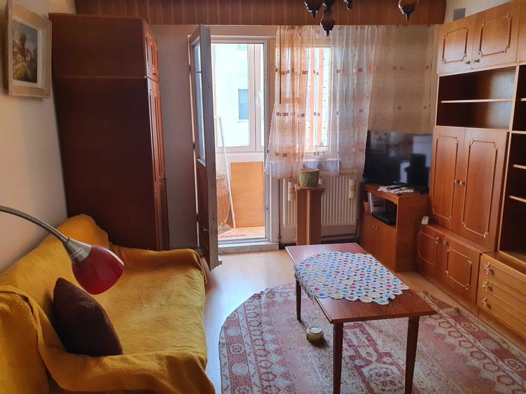 Apartament cu 2 camere semidecomandat în Vasile Aaron